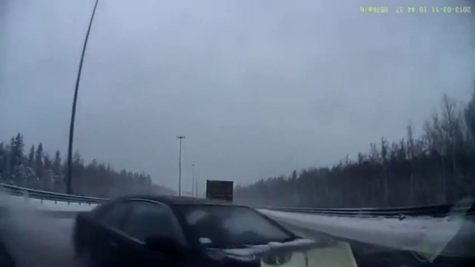 Compilation de conducteurs fous sur les routes gelées...