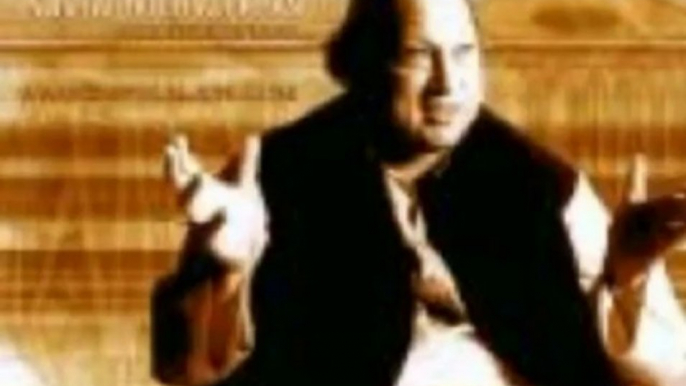 NUSRAT FATEH ALI KHAN - Aaj Piyala Rakh De Ik Paase Nazran Naal Pila