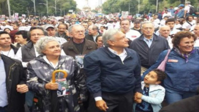 CARTA ROBADA 7 DE OCT PEÑA NIETO AMLO. LAS CARTAS ESTAN SOBRE LA MESA AMLO DESAPROVECHA FRANCO DEBIL DE EPN