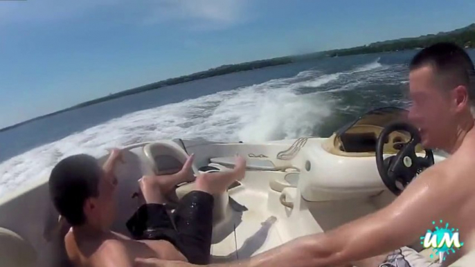 Boat Fails Compilation - Dumb guys, boat sinking, big crashes!