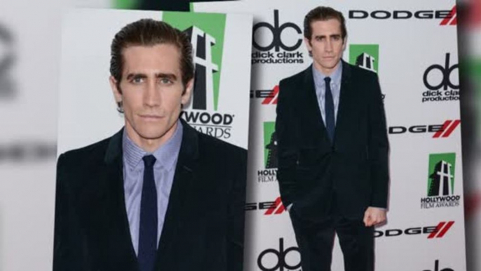 Jake Gyllenhaal Loses Over 20lbs to Play a Hungry Reporter