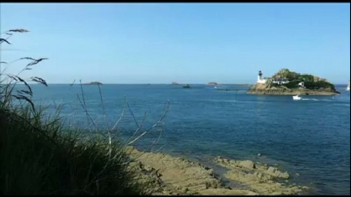 Baie de Morlaix.  Entre Terre et Mer : la Recouvrance près du château du Taureau