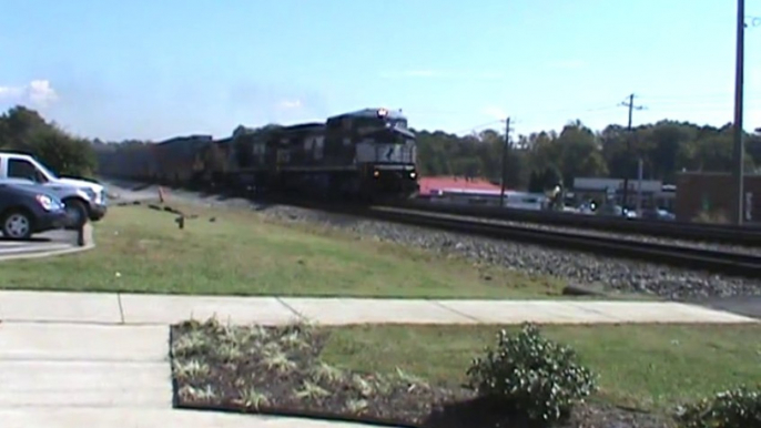 NS 23N intermodal train NB through Austell Ga.