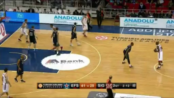 Anadolu Efes Istanbul returned to the winning track and improved to 4-3 in Group B by thrashing Strasbourg 88-65 at home. Efes got 23 points from Scotty Hopson. Alexis Ajinca led Strasbourg with 21. Efes sealed the win in an outstanding first half, leadin