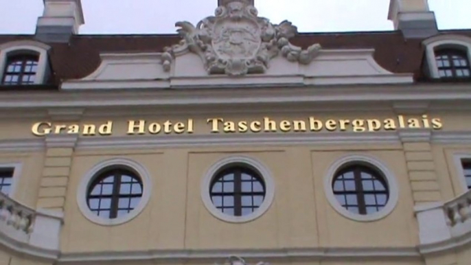 Dresden Luxushotel Taschenbergpalais Kempinski von aussen Dresden Sachsen Staedtereise Luxushotel Semperoper Onlinebuchung im Reisebüro Fella Hammelburg @ http://vip-reisen.de Tel. 09732-2600 Email info@fella.de ab 18.30 Uhr und am Wochenende unter 0171-2