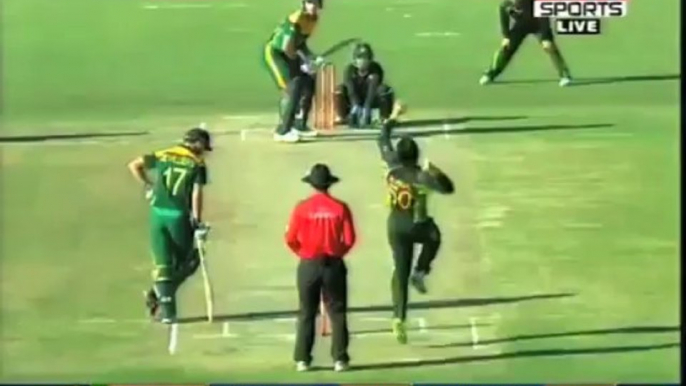 Magician Saeed Ajmal 400 Wickets in International Cricket