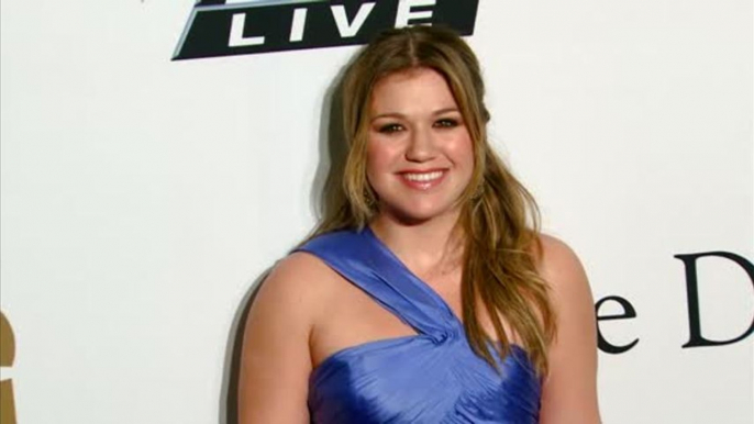 Kelly Clarkson Talks Pregnancy Horrors, Baby Names