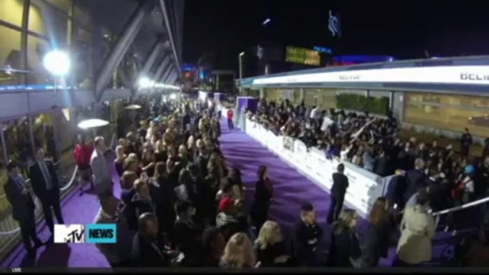 Entrevista de Justin Bieber no purple carpet da premiere do filme "Believe" [Legendado - PT/BR]