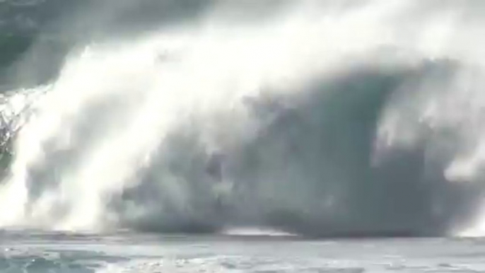 Banzai pipeline surfing 2009 North Shore Oahu world class surfing