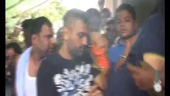 Indian Cricket Team Captain Mahendra Singh Dhoni Visit Temple At His Home Town Ranchi