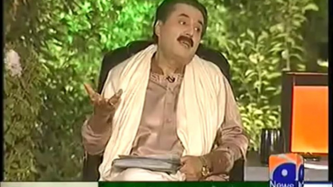 Khabar Naak (28th December 2013) Aftab Iqbal vs Aftab Iqbal [Full Show on Geo News]