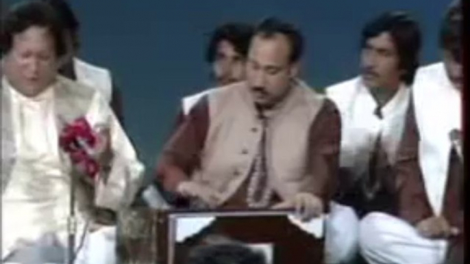 NUSRAT FATEH ALI KHAN - Aj Sik Mitran Di - Kalam Peer Meher Ali Shah Golra Sharif