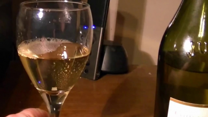 ▶ World Wine Review Domaine Grand Tradition Cotes Du Jura Blanc 2009 (Jura wine region France)