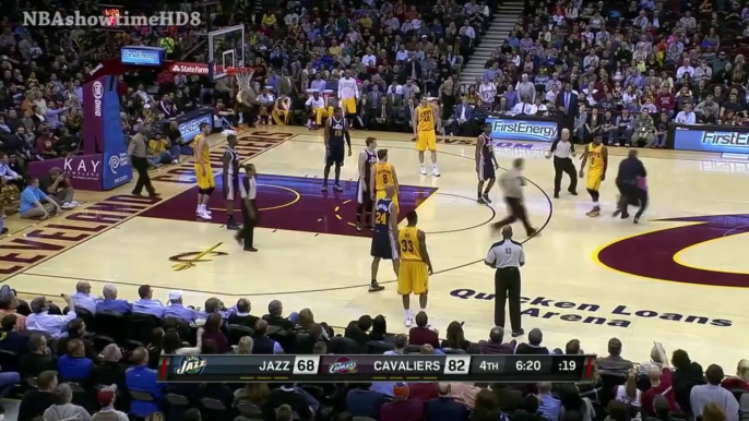 Un fan de Basketball arrêté en plein match et sur le terrain - Jazz vs Cavaliers - NBA