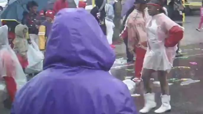 The Dominoes 7 Show Rainy Mardi Gras 2014 at the Zulu Parade part 18