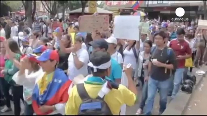 Entre faste et protestations, le Venezuela rend hommage à Hugo Chavez