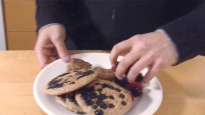 Celebrity Cooks - Moby Makes Vegan Pancakes with Berries