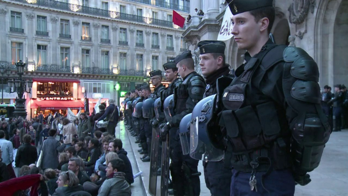 Des intermittents occupent l'Opéra Garnier