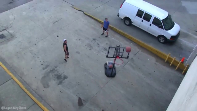 Compilation de trickshots de fou en basket... Des paniers impossibles!