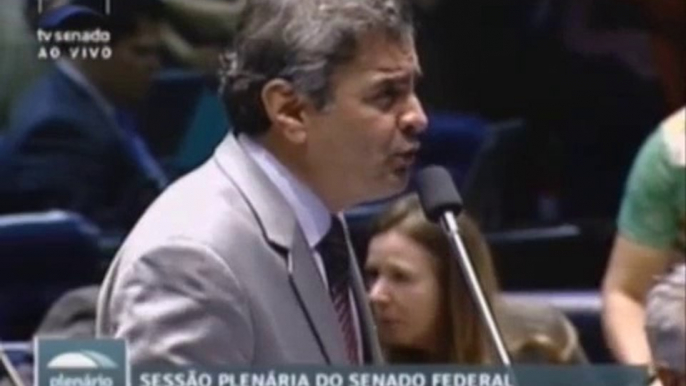 Governo deveria fazer CPI dos Financiamento do BNDES diz Aécio Neves