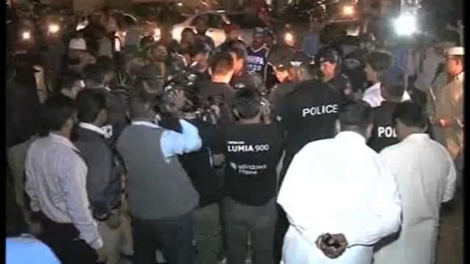 Dunya News-Karachi: Explosion takes place outside a shop as 1st woman SHO takes charge
