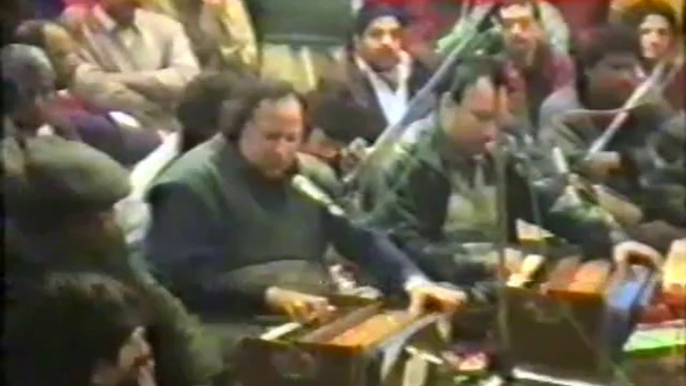 Nusrat Fateh Ali Khan Qawwal - Main Talkhi-e-Hayat Se Ghabra Ke Pe Gaya