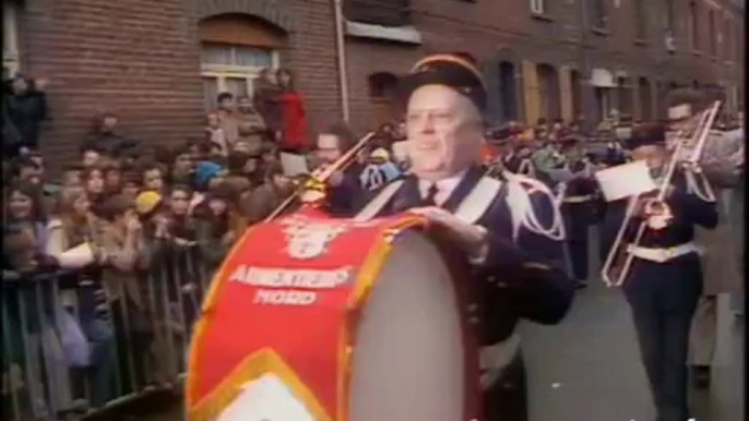 Défilé de la grande fanfare d'Armentières