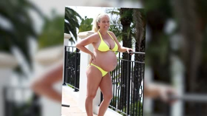 Kendra Wilkinson Shows-Off Baby Bump In Bikini