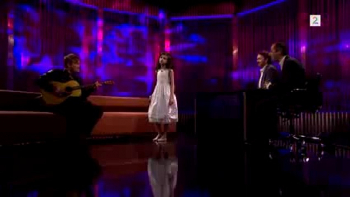 Amazing seven year old sings Fly Me To The Moon (Angelina Jordan) on Senkveld The Late Show