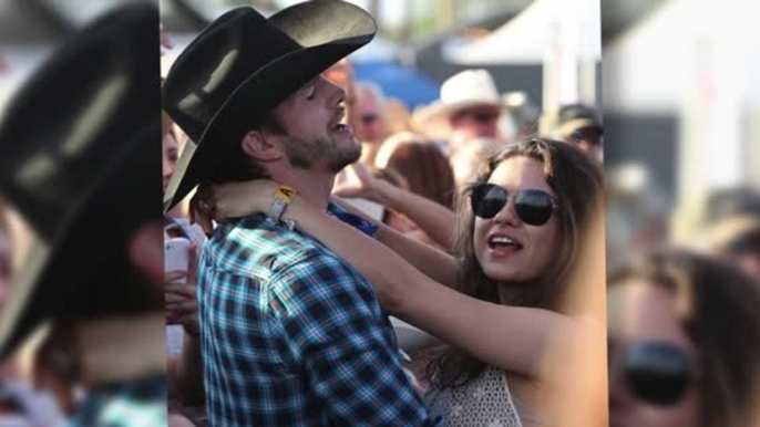 Mila Kunis & Ashton Kutcher Get Down At Stagecoach Festival