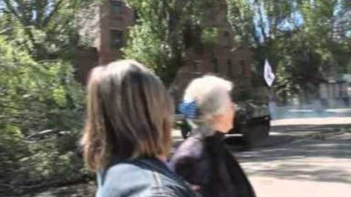 Activist Controlled APC Moves Through Streets of Slovyansk