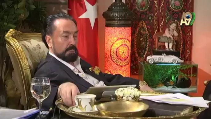 Bu nasıl neşe  nasıl coşkudur böyle.. SÜPER!  (Adnan Oktar ile kızlı erkekli alem)