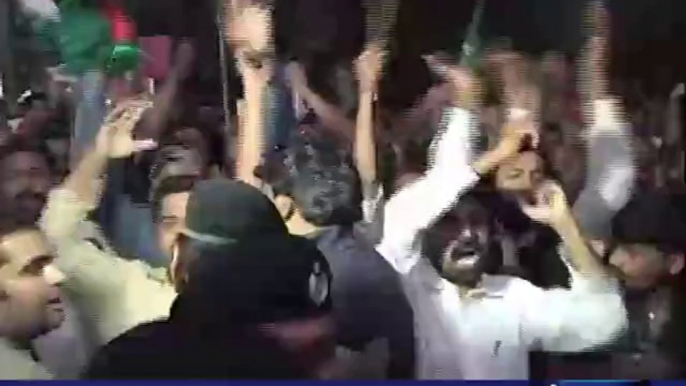 Clash Between PMLN & PTI Workers In Multan