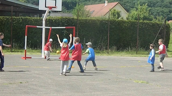 MONTIGNY : INITIATION AU HANDBALL