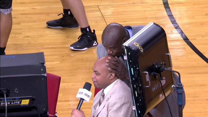 Shaq Licks Charles Barkley's Head