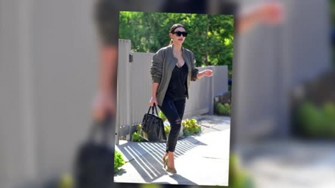 Kim Kardashian Returns to LA with Style