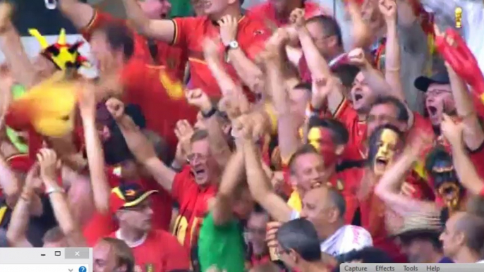 Phút 70,  Marouane Fellaini ghi bàn Belgium - Algeria (1-1)