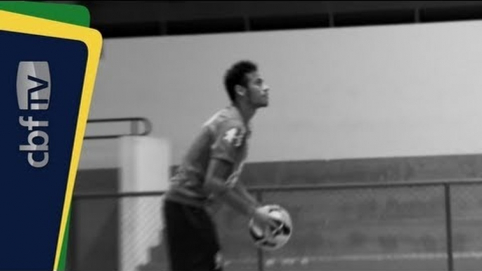 Jogadores da Seleção se divertem jogando basquete depois do treino