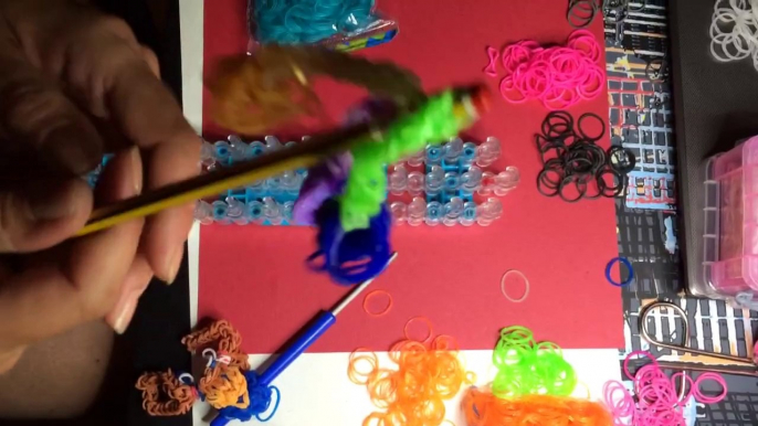 Rainbow loom ,Perruque pour crayon :) tutoriel , très facile à faire . Merci et bon courage .