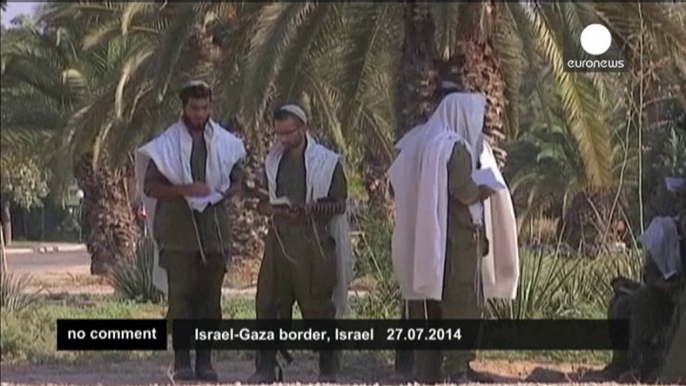 Israeli soldiers morning prayers