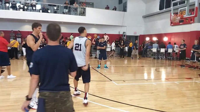 Kyle Korver et Klay Thompson font un concours à trois points