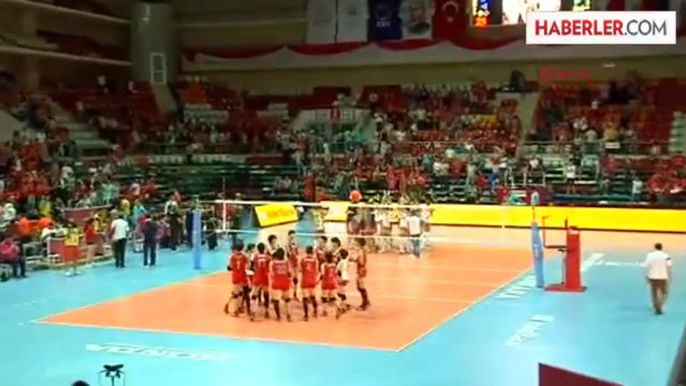 Türkiye Voleybol Federasyonu 500 Davetiye Dağıttı, Eski Başkanı Unuttu