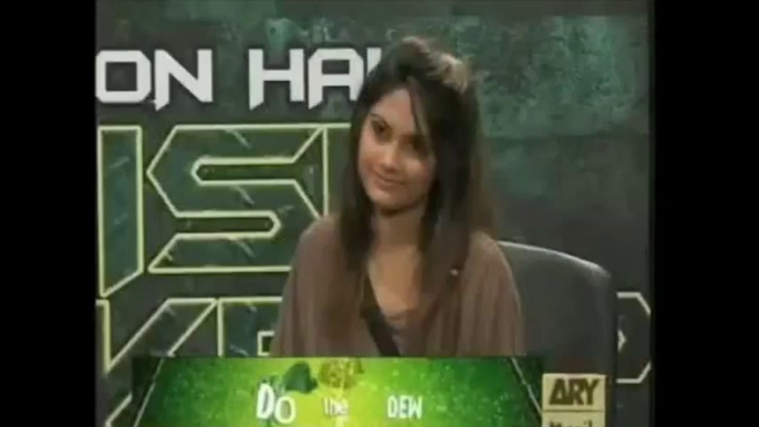 I want to marry MQM's Altaf Hussain -- A 17 years old girls claims on Waqar Zaka's Show