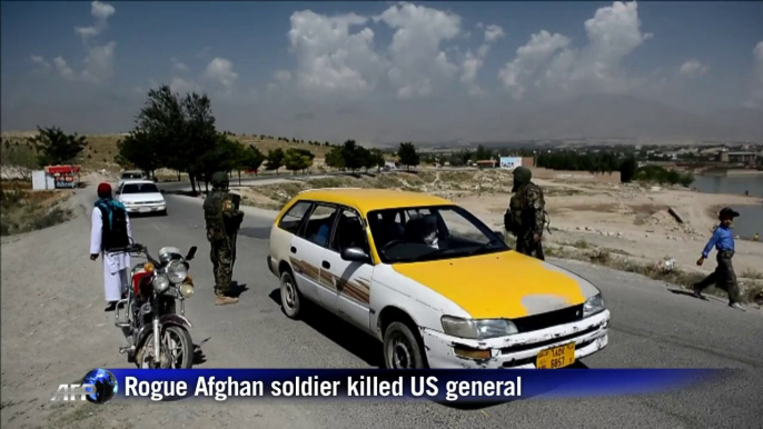 Afghan soldiers man checkpoint in tense Kabul