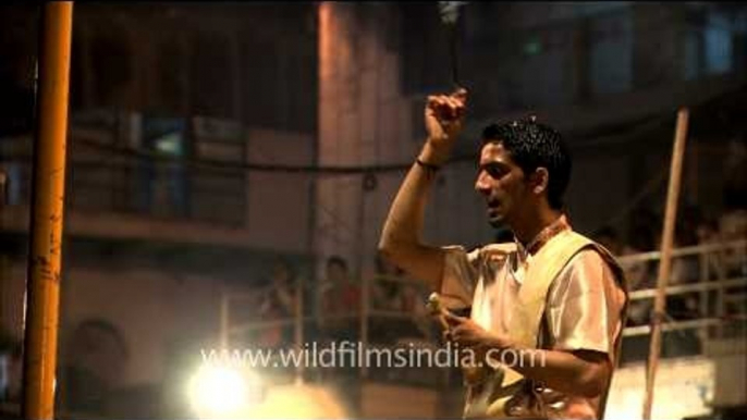 Priests perform evening Ganga aarti, Varanasi