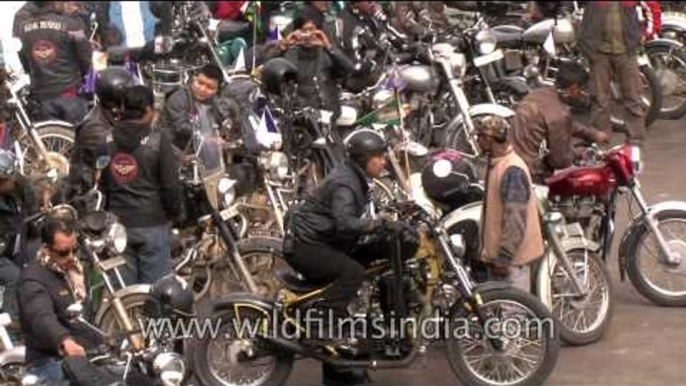 4th NERM 2012 - Royal Enfield Bullet riders lined up for the Flag Off !!