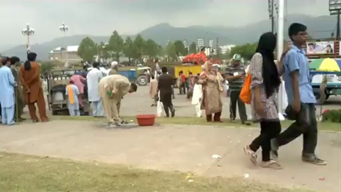 PTA or PTI kay karkun ka josh or walwalla bothat zayda hai Islamabad Parliament House (21august 2014) (1)