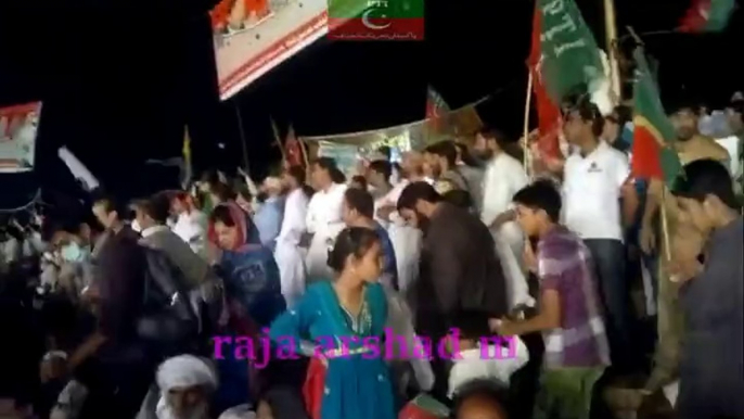 Pakistan Tehreek-e-Insaf kay karkun ka josh khrosh or walwalla bothat zayda hai  (3) [22 august 2014]