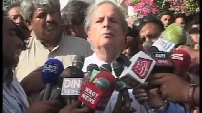 Dunya News - Javed Hashmi submits nomination papers as independent candidate