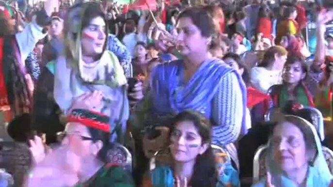 Dunya News - Meet Uzma Kardar who's been participating in 'Azadi March' for past whole month